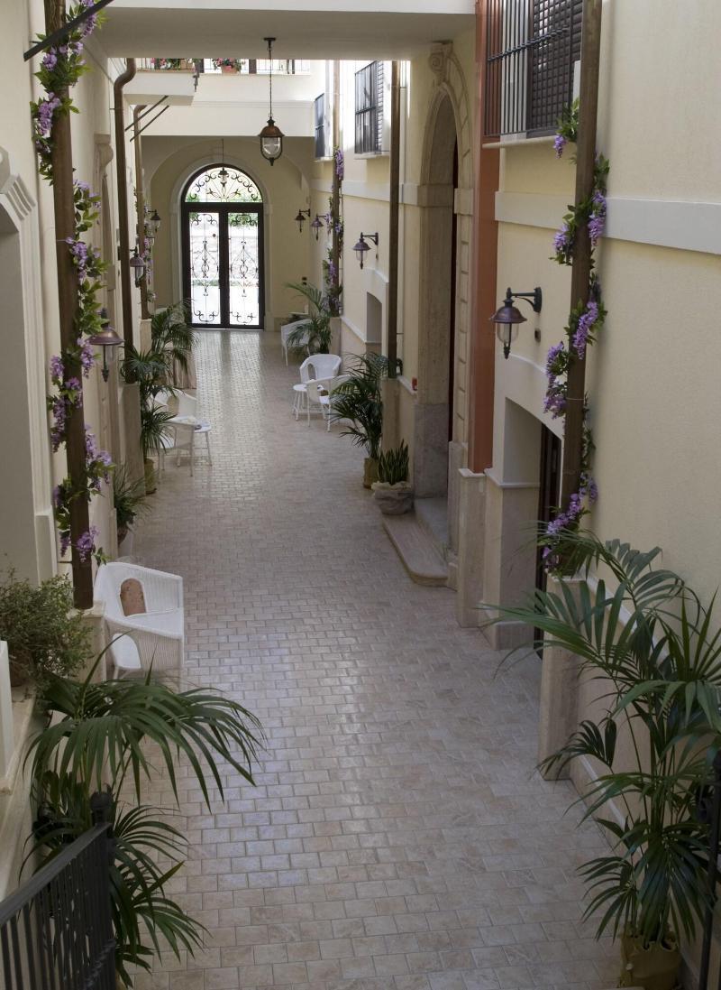 Palazzo Reginella Aparthotel Bovalino Marina Exterior foto