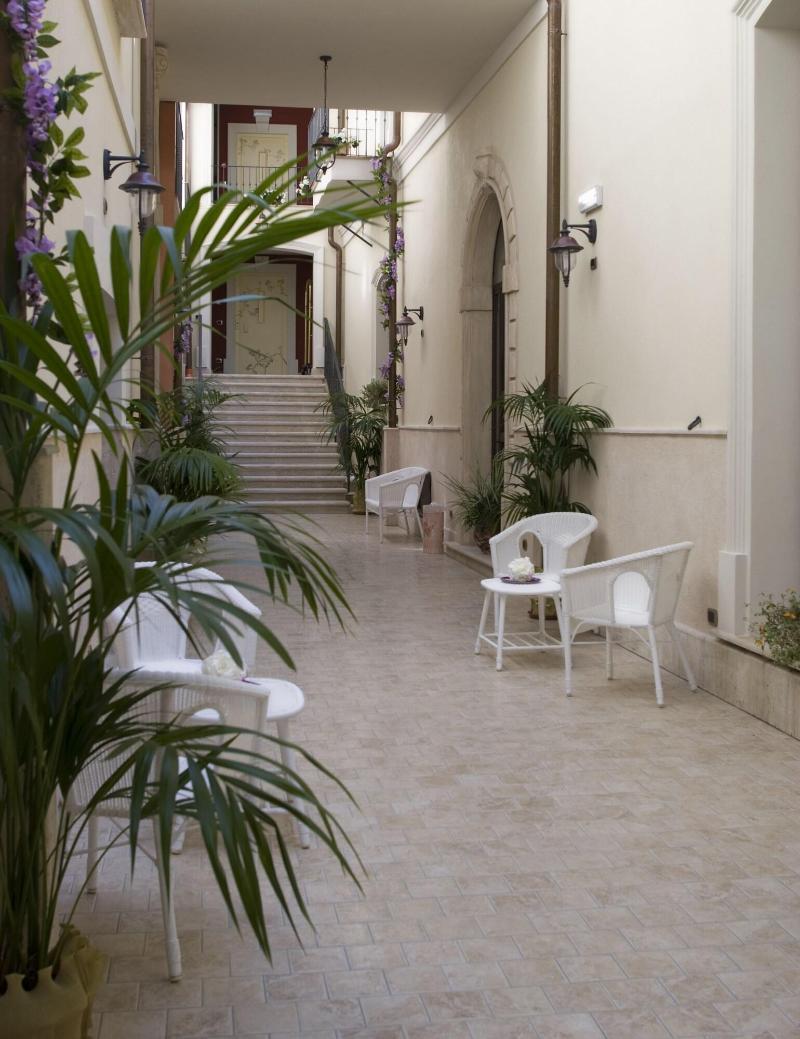 Palazzo Reginella Aparthotel Bovalino Marina Exterior foto