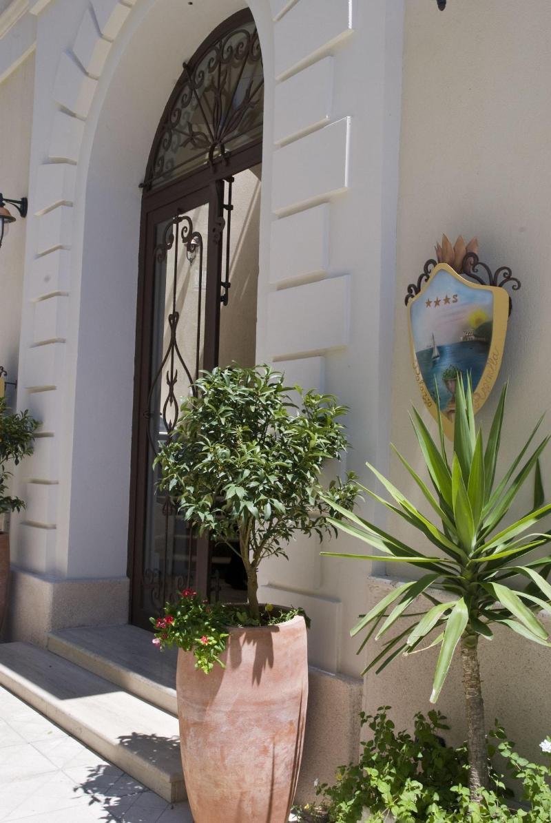 Palazzo Reginella Aparthotel Bovalino Marina Exterior foto