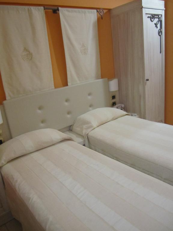 Palazzo Reginella Aparthotel Bovalino Marina Cameră foto