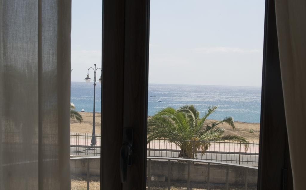 Palazzo Reginella Aparthotel Bovalino Marina Cameră foto