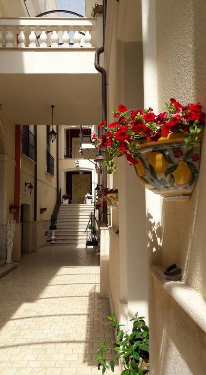 Palazzo Reginella Aparthotel Bovalino Marina Exterior foto