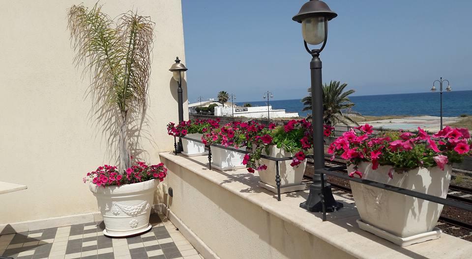 Palazzo Reginella Aparthotel Bovalino Marina Exterior foto