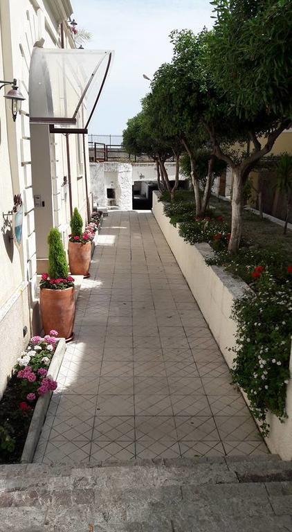 Palazzo Reginella Aparthotel Bovalino Marina Exterior foto